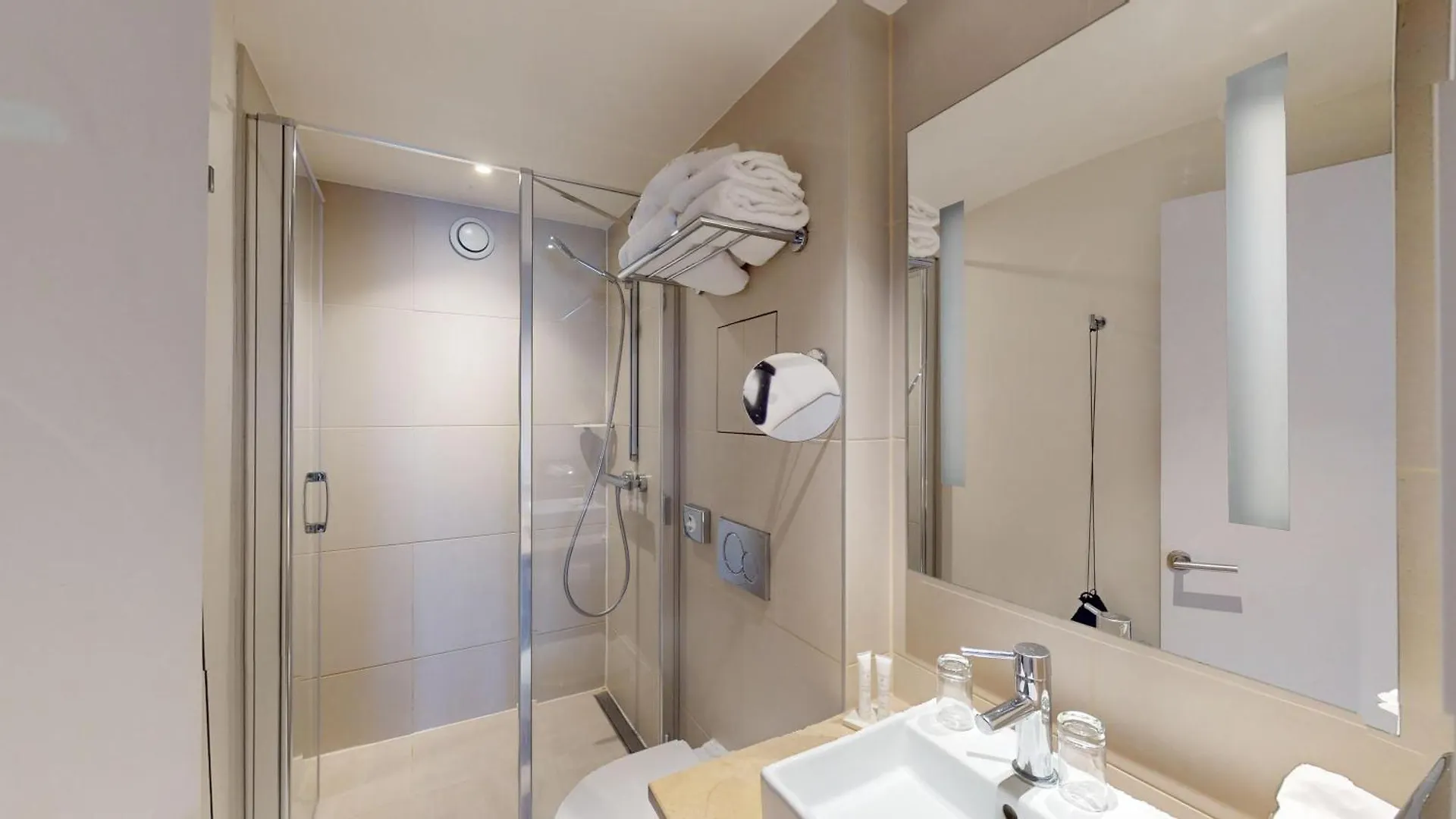 Hotel Western Opéra Drouot Parigi